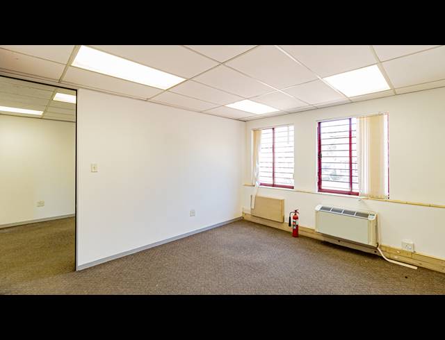 154M² OFFICE TO LET IN FERNDALE